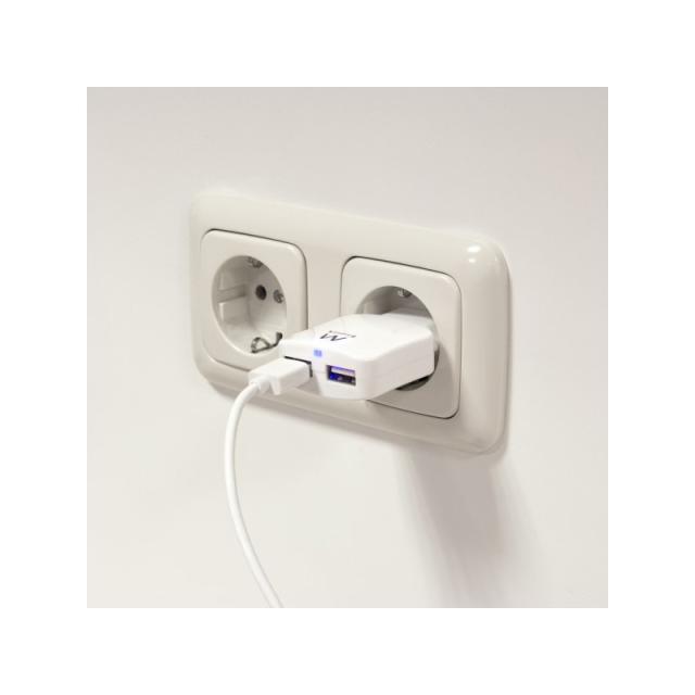 Ewent - EW1302 cargador de dispositivo móvil Universal Blanco Corriente alterna Interior