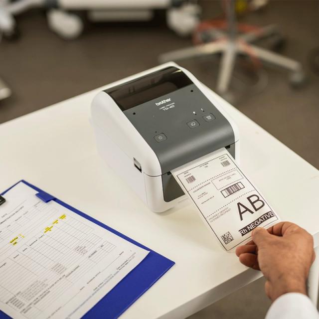 Brother - TD-4410D impresora de etiquetas Térmica directa 203 x 203 DPI 203 mm/s Alámbrico