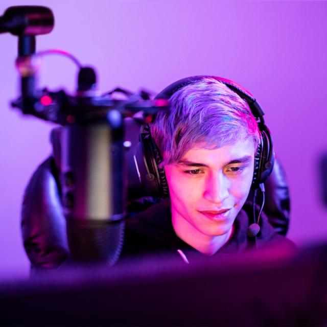 Logitech G - 981-000818 auricular y casco Auriculares Alámbrico Diadema Juego Negro