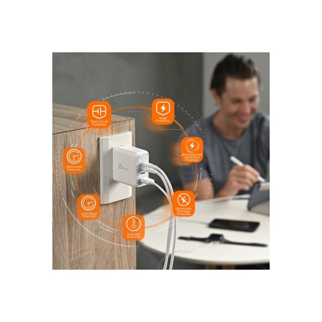 j5create - Cargador USB-C® GaN de 70W y 4 puertos