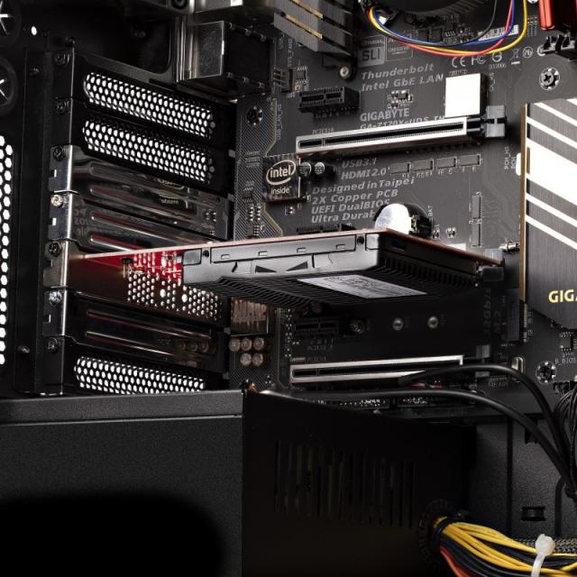 StarTech.com - Tarjeta Adaptador U.3 a PCIe - Adaptador PCIe 4.0 x4 para SSDs U.3 NVMe de 2,5" - Tarjeta de Expansión PCI Expres