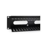 StarTech.com - Panel Canaleta Horizontal de 2U con Cubierta para Gestión de Cableado en Racks y Perforaciones Laterales