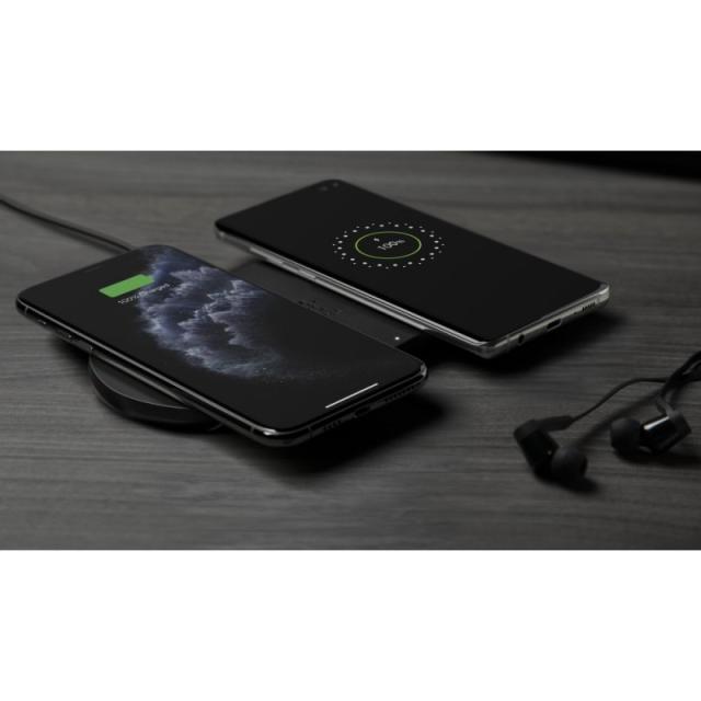 Belkin - Boost Charge Universal Negro Corriente alterna Cargador inalámbrico Carga rápida Interior