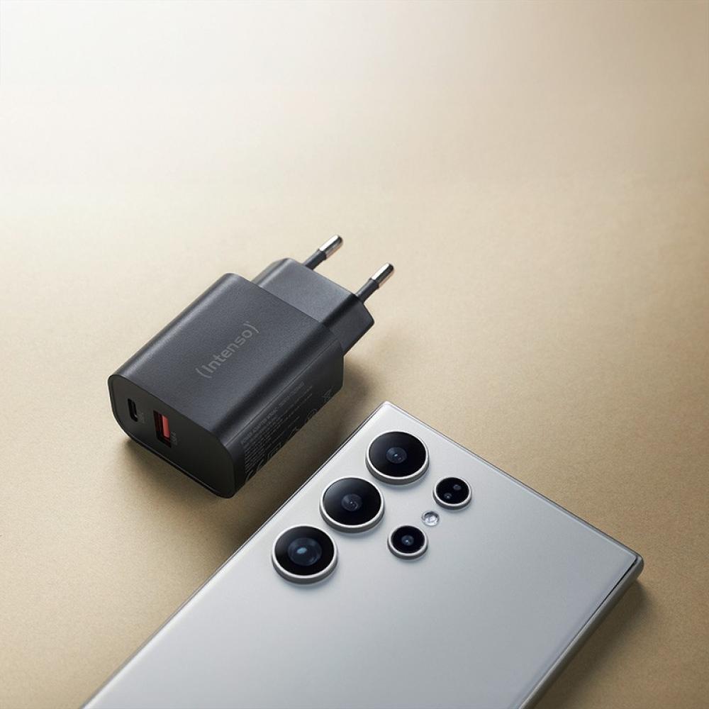 Intenso - 7803010 adaptador e inversor de corriente Interior 30 W Negro