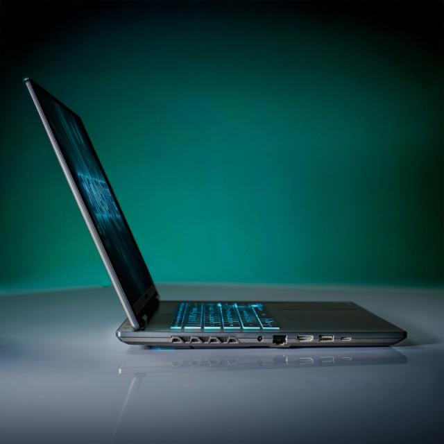 GIGABYTE - GAMING A16 CWH Portátil Gaming - 16,0", 165Hz WUXGA, Intel Core i7-13620H, NVIDIA RTX 5070, 32GB DDR5 5200MHz, 1 x SS