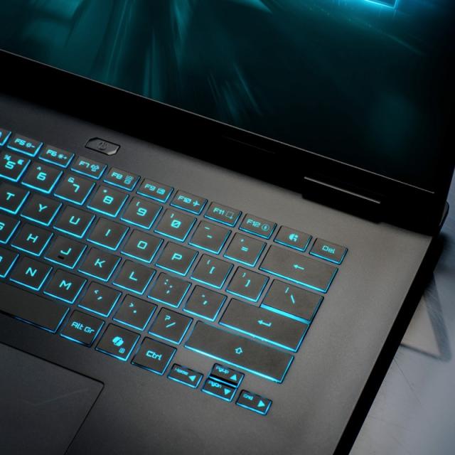 GIGABYTE - GAMING A16 CWH Portátil Gaming - 16,0", 165Hz WUXGA, Intel Core i7-13620H, NVIDIA RTX 5070, 32GB DDR5 5200MHz, 1 x SS