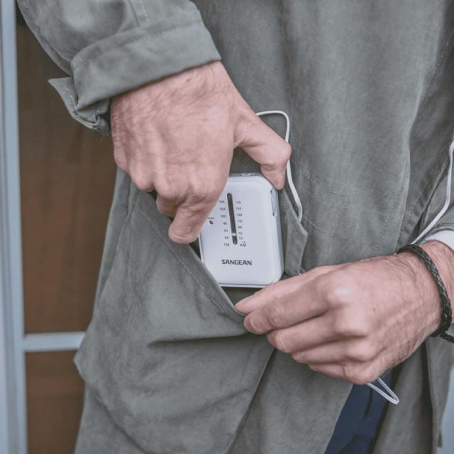 Sangean - SR-32 Portátil Gris, Blanco