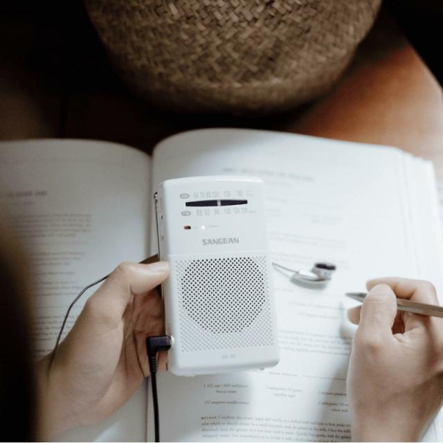 Sangean - SR-35 Portátil Negro