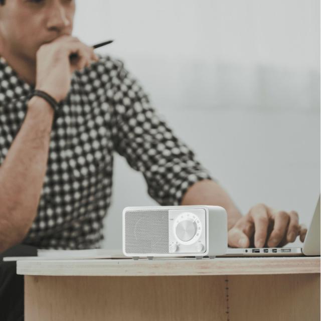 Sangean - WR-7 Portátil Blanco