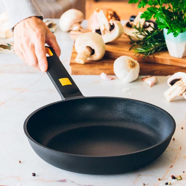 BRA - Foodie A122320 cacerola Sartén multiuso Alrededor