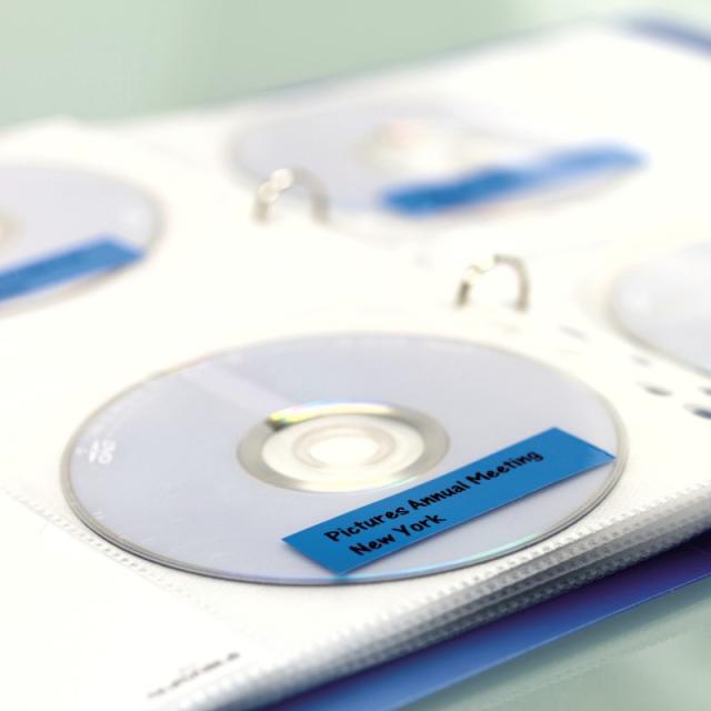 DYMO - D1 - Etiquetas estándar - Negro sobre azul - 19mm x 7m