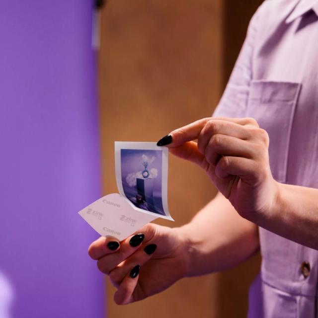 Canon - Zoemini 2 impresora de foto ZINK (Sin tinta) 313 x 500 DPI 2" x 3" (5x7.6 cm) - 5452C005