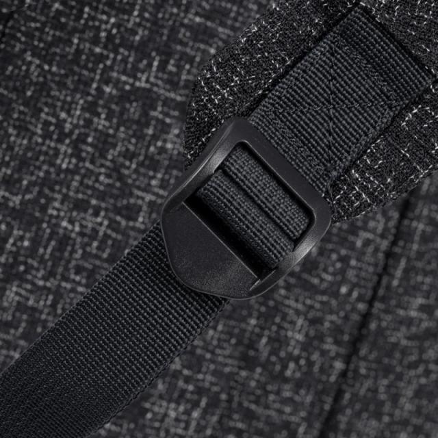 Rivacase - 7962 maletines para portátil 39,6 cm (15.6") Mochila Negro, Blanco