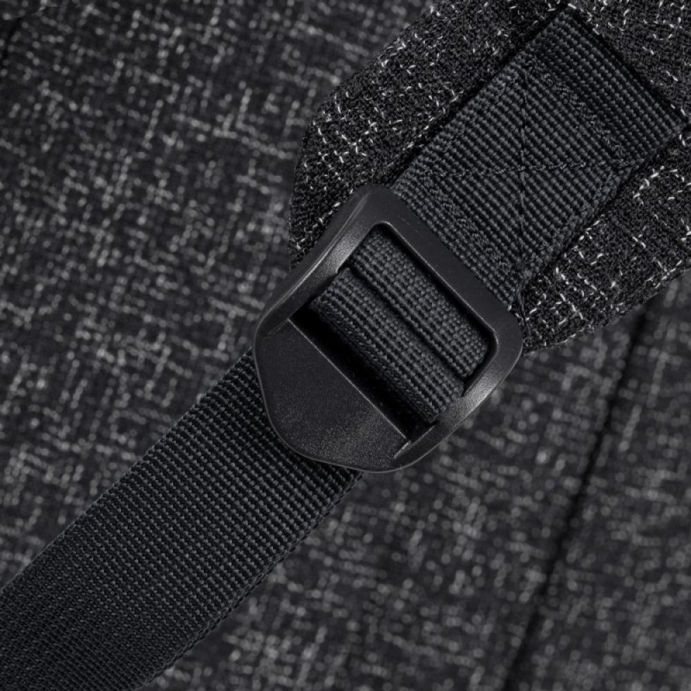 Rivacase - 7962 maletines para portátil 39,6 cm (15.6") Mochila Negro, Blanco