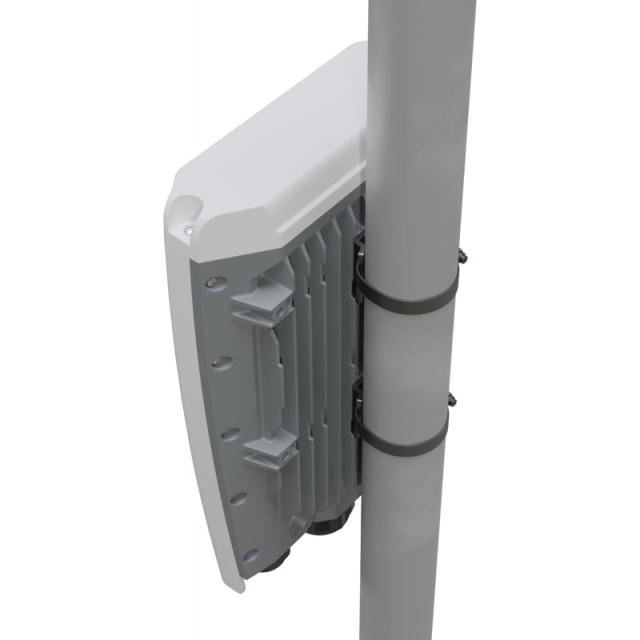 Mikrotik - CRS504-4XQ-OUT switch Gestionado L3 Fast Ethernet (10/100) Energía sobre Ethernet (PoE) 1U Blanco