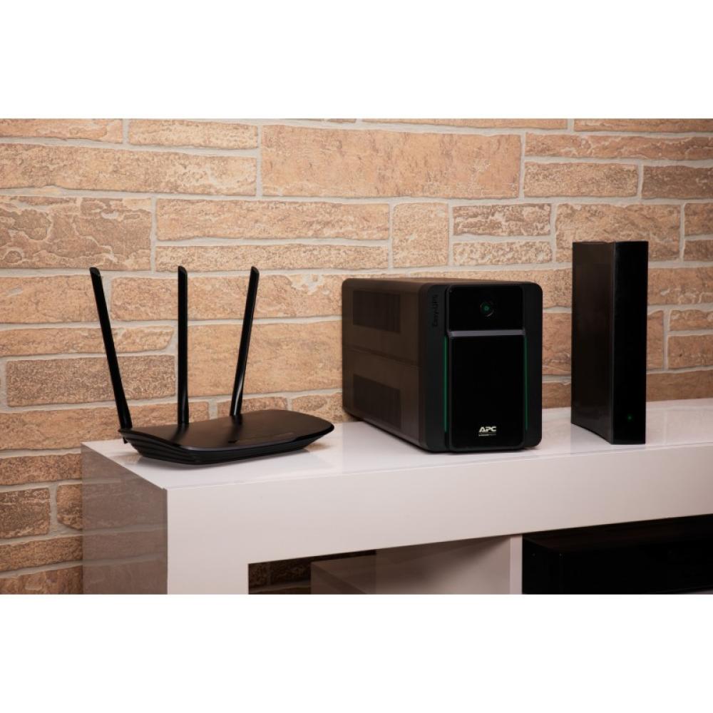 APC - Easy UPS sistema de alimentación ininterrumpida (UPS) Línea interactiva 1,6 kVA 900 W