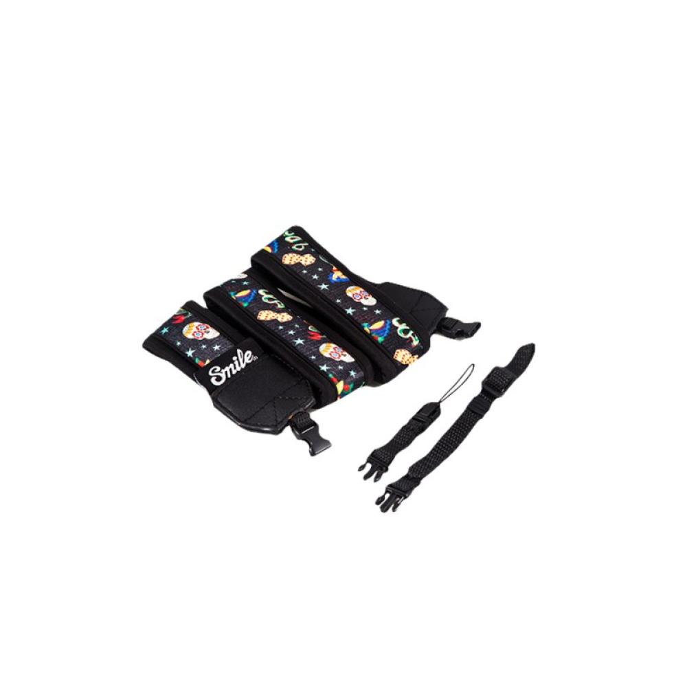 Smile - Camera Strap Hungup - Pin Up