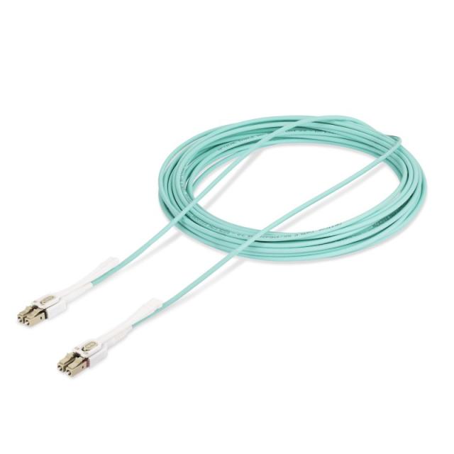 StarTech.com - Cable de Fibra Óptica Multimodo LC a LC (UPC) OM4 de 10m - con Pestillos - 50/125µm - Redes de 100G - Resistente