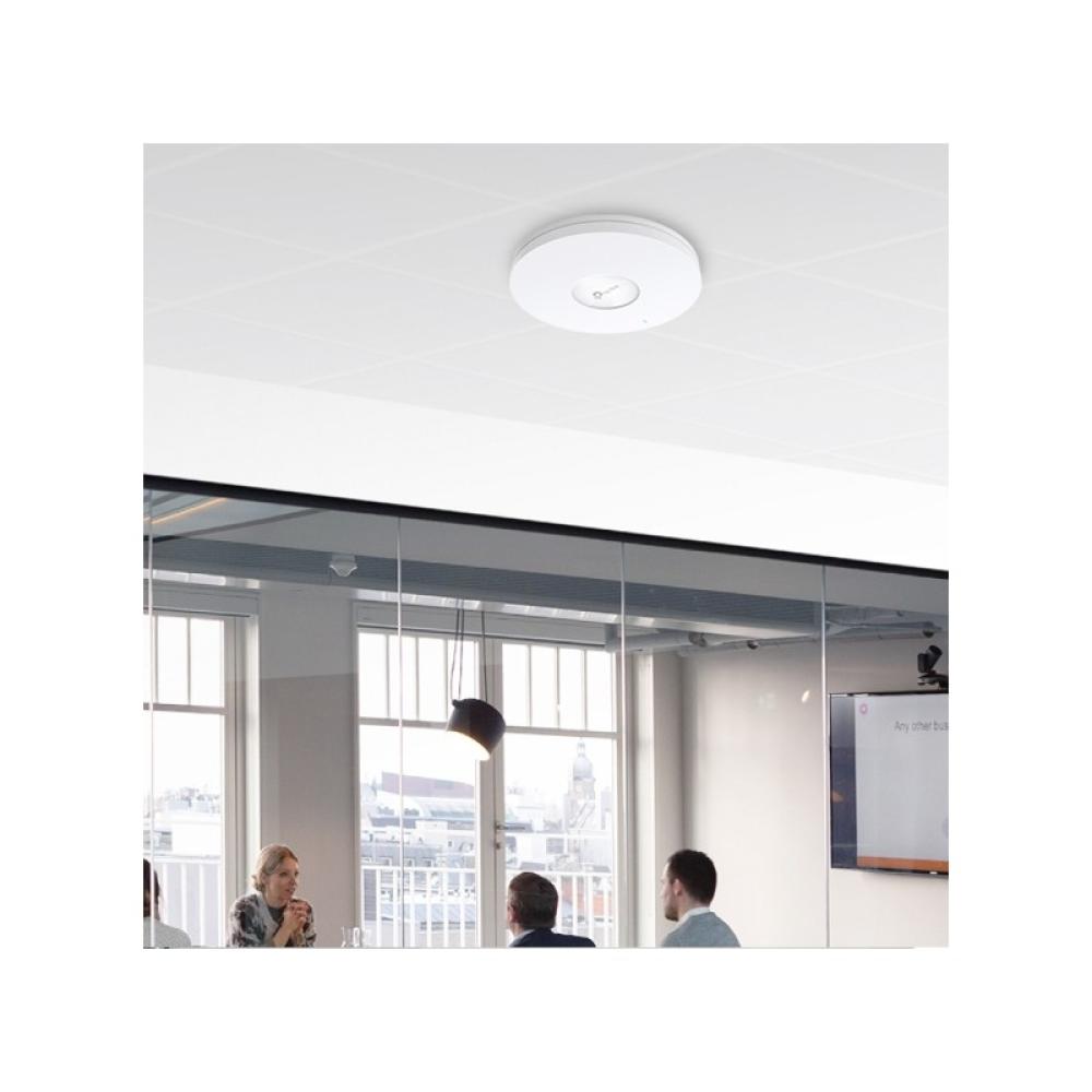 TP-Link - Omada EAP670 punto de acceso inalámbrico 5400 Mbit/s Blanco Energía sobre Ethernet (PoE)