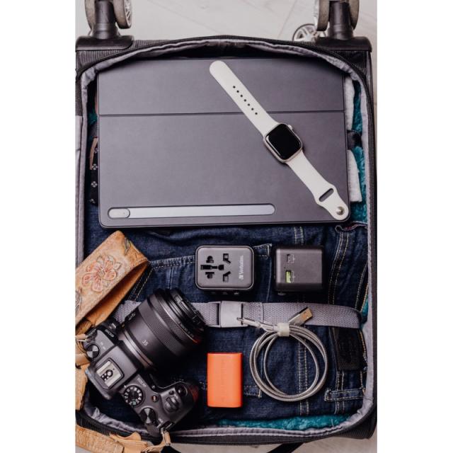 Verbatim - 49544 adaptador de enchufe eléctrico Universal Negro