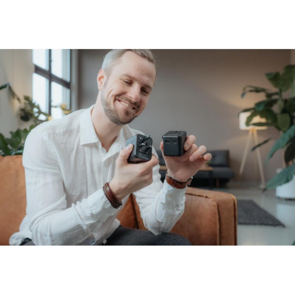 Verbatim - 49544 adaptador de enchufe eléctrico Universal Negro