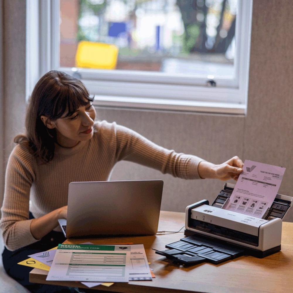 Brother - ADS-1300 Escáner con alimentador automático de documentos (ADF) 1200 x 1200 DPI A4 Blanco