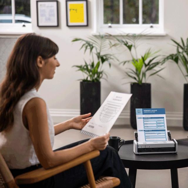 Brother - ADS-1300 Escáner con alimentador automático de documentos (ADF) 1200 x 1200 DPI A4 Blanco