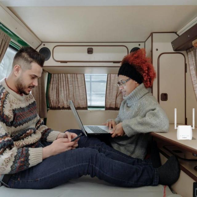 Strong - 300M router inalámbrico Ethernet rápido Banda única (2,4 GHz) 4G Blanco