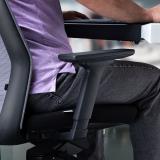 StarTech.com - Superficie Manga de Acero para la Esquina de una Mesa o Escritorio de Esquina - 12,7-38,1mm de Grosor - Bandeja E