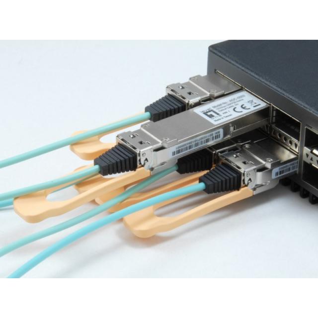 LevelOne - AOC-0501 red modulo transceptor Fibra óptica 103100 Mbit/s QSFP28 850 nm