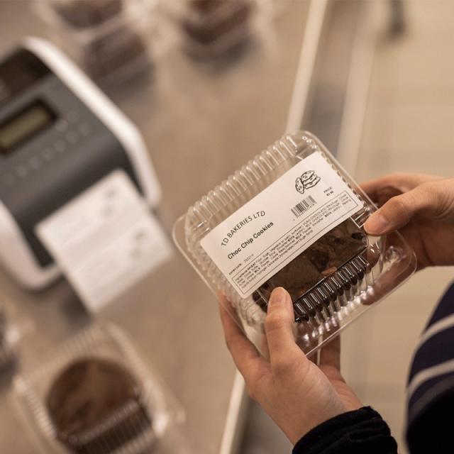 Brother - TD-4550DNWB impresora de etiquetas Térmica directa 300 x 300 DPI 152 mm/s Inalámbrico y alámbrico Ethernet Wifi Blueto